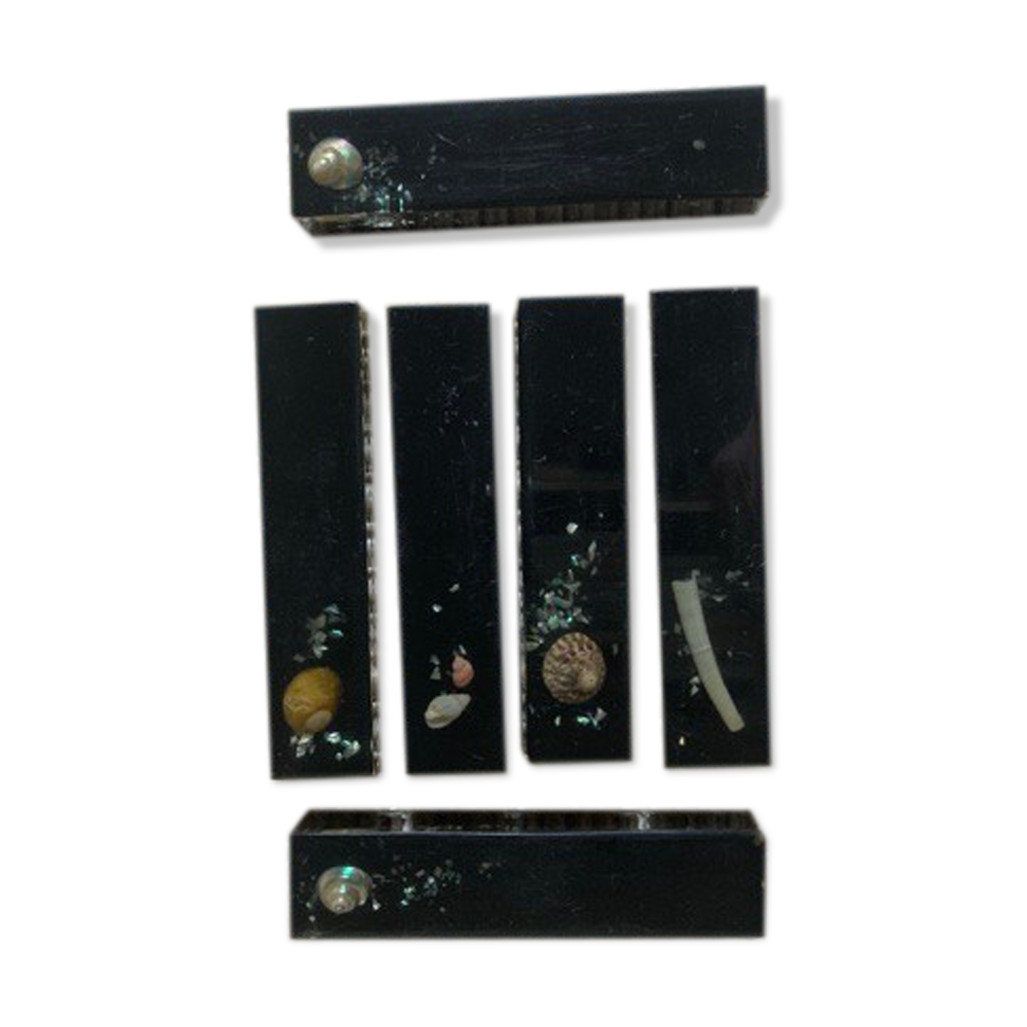 Knife doors in resin shells fifties