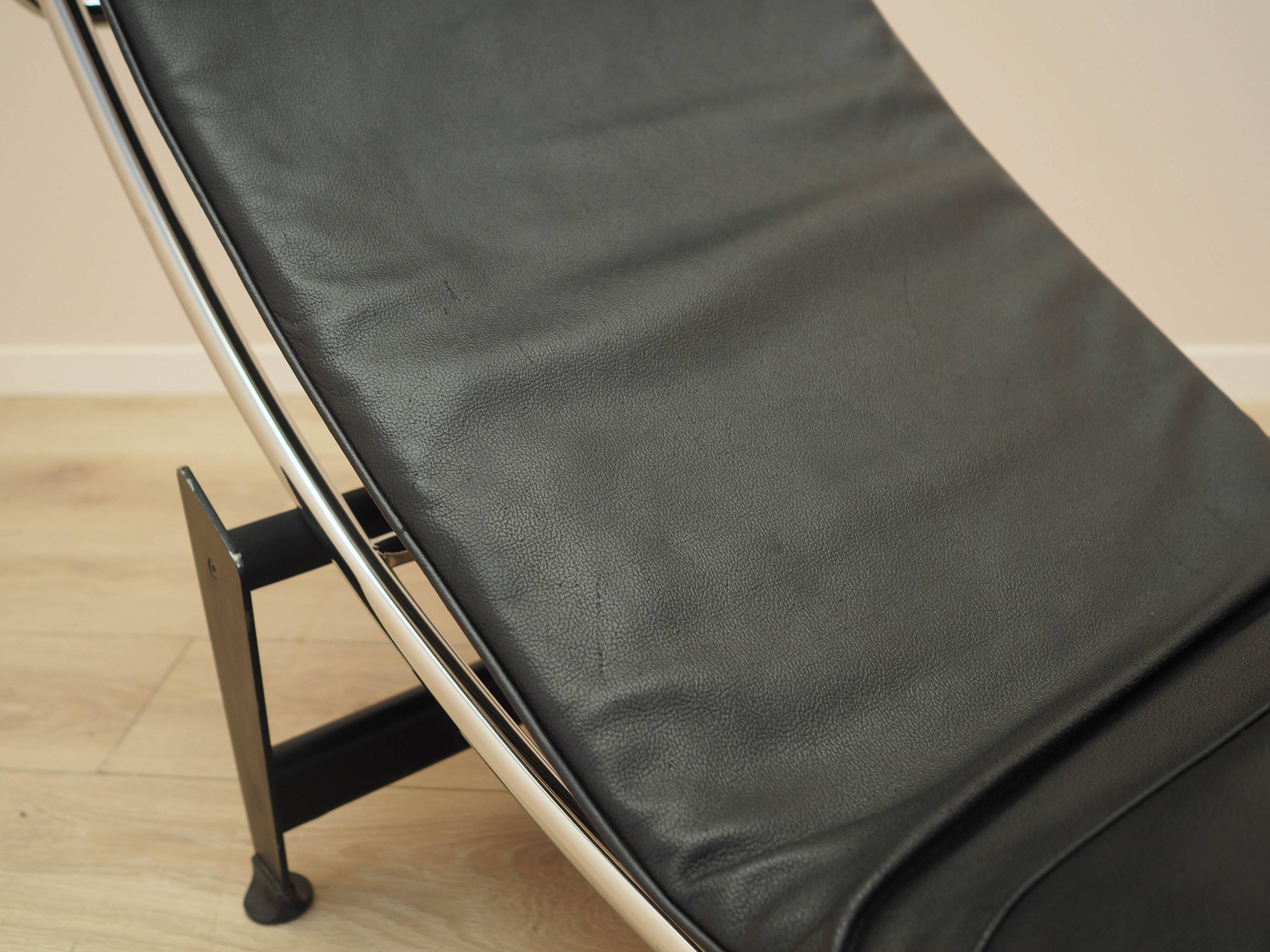 Leather chaise longue, LC4 style, 1980s, made in Italy