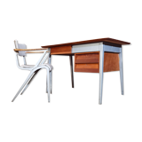 James Léonard's 6212 desk and chair for ESA Esavian
