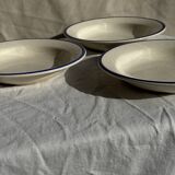 Set consisting of 6 beige flat plates with a blue rim + 3 deep plates.