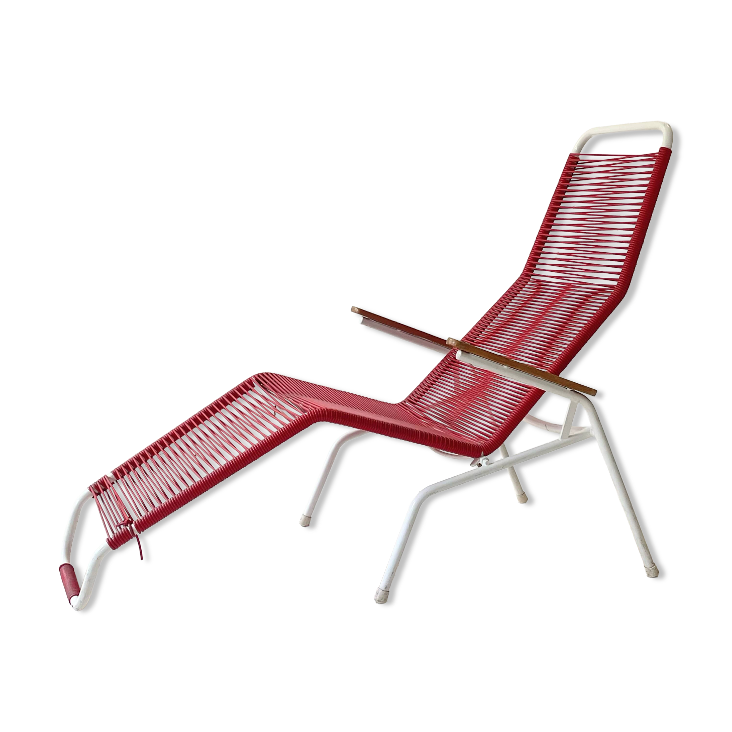 Vintage 1970s Elefant Möbel Spaghetti reclining chair for the garden.