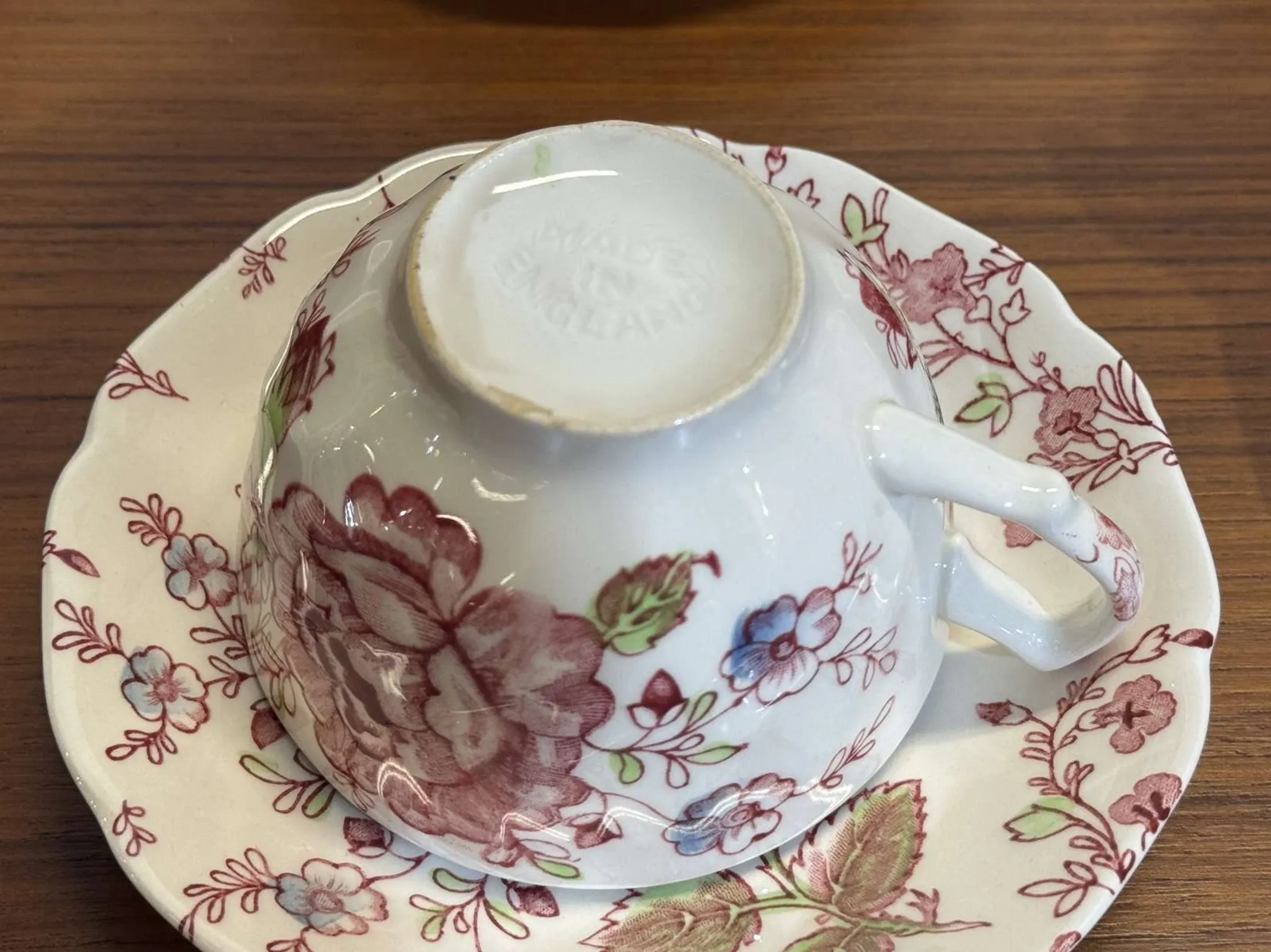 Coffee and tea service for 12 people in English porcelain by Johnson Bros.