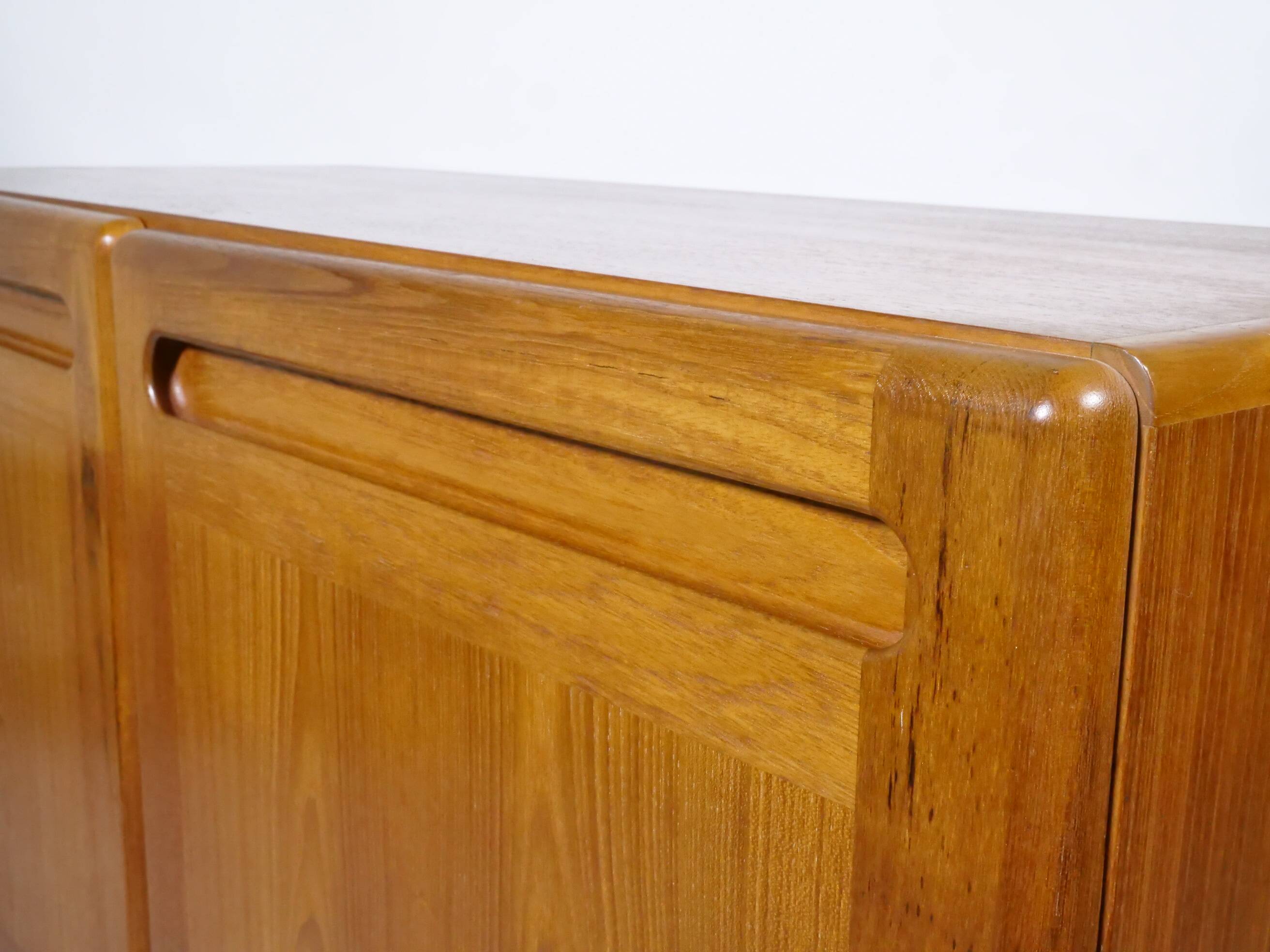 Buffet design danois en teck des années 1960