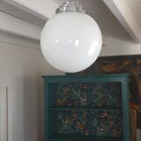 Opaline globe suspension