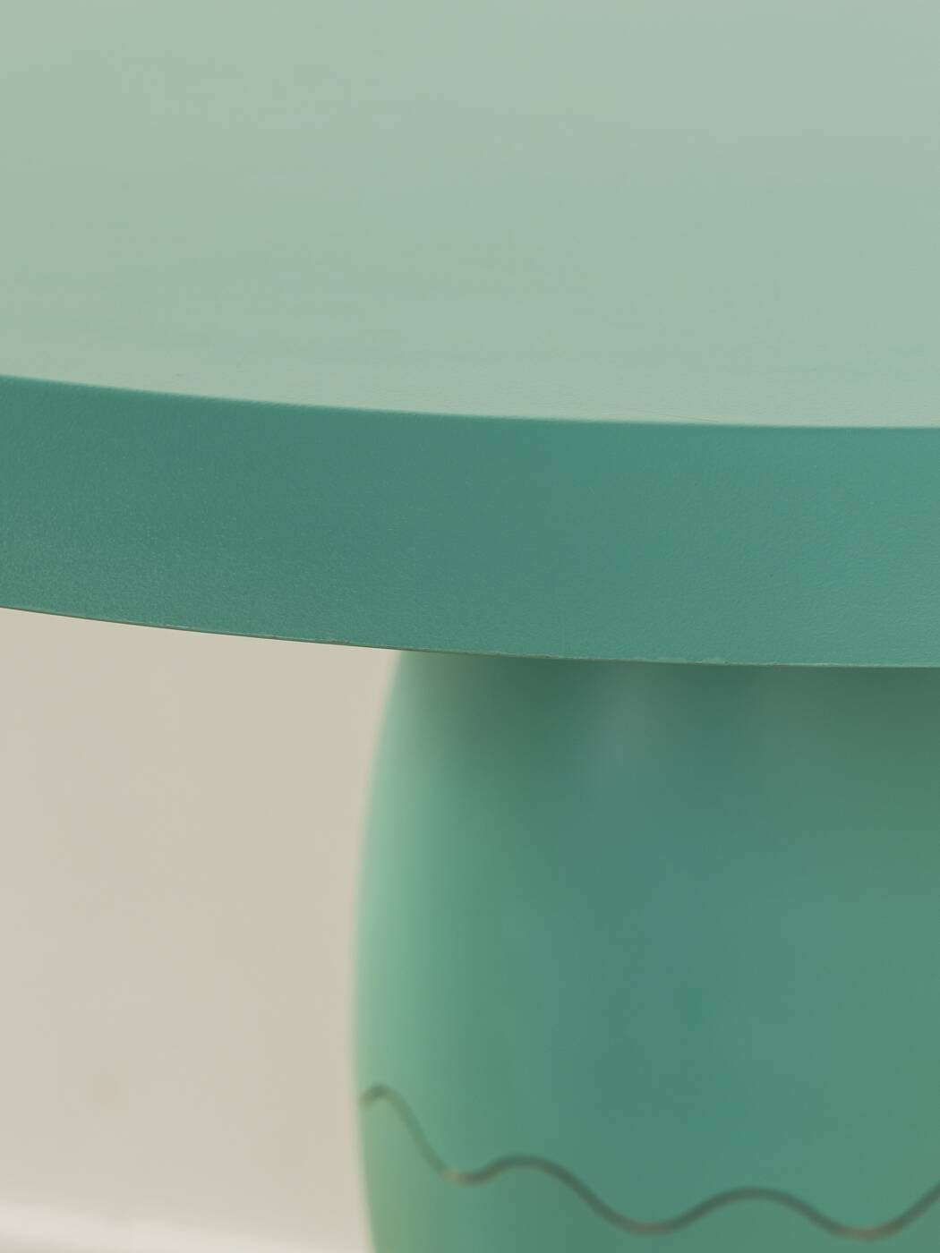 Table bistro miss balū, philippe starck pour kartell