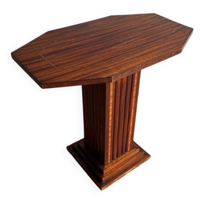 Table d'appoint en bois bourgogne-brun de l'entre-deux-guerres avec base à colonne cannelée, Belgique 1930
