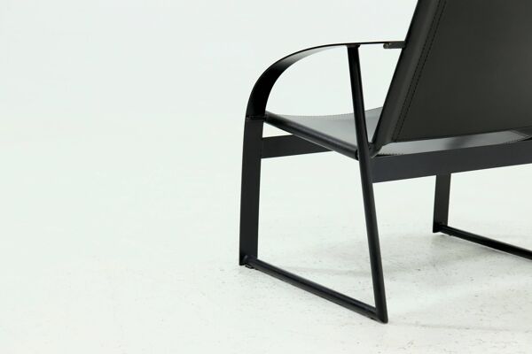 Fauteuil en cuir de selle post-moderne et acier des années 1980