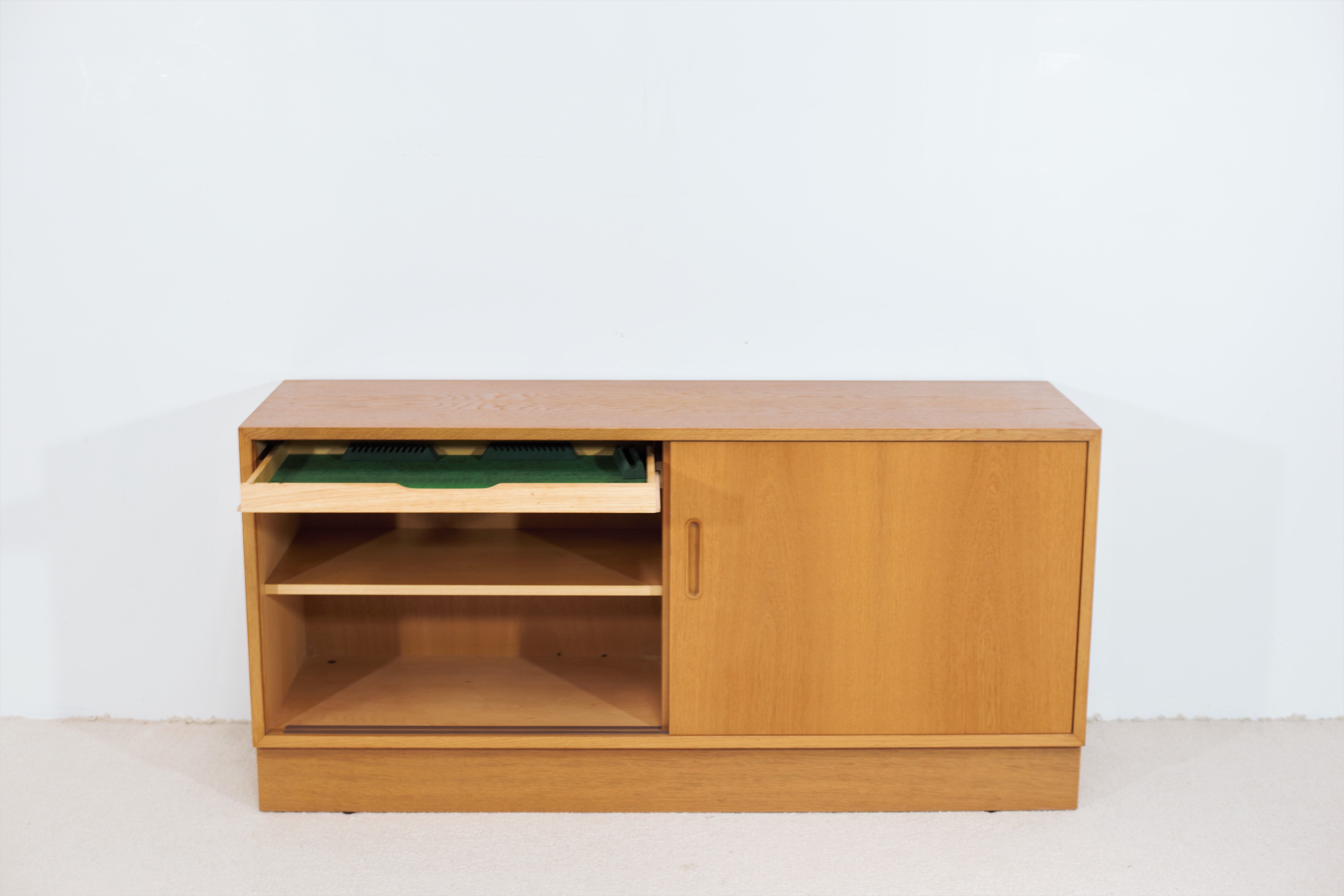 Hundevad oak sideboard