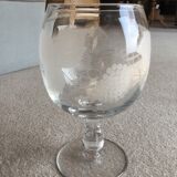 Vase en verre transparent decoré