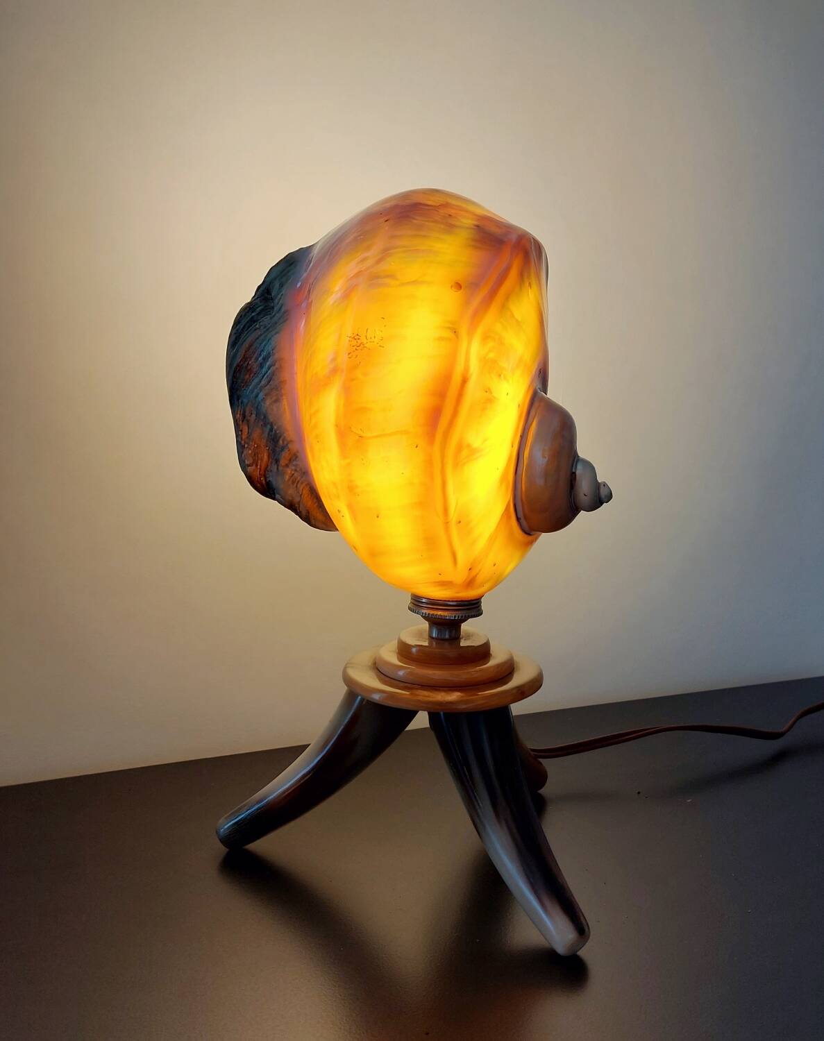 Vintage shell lamp