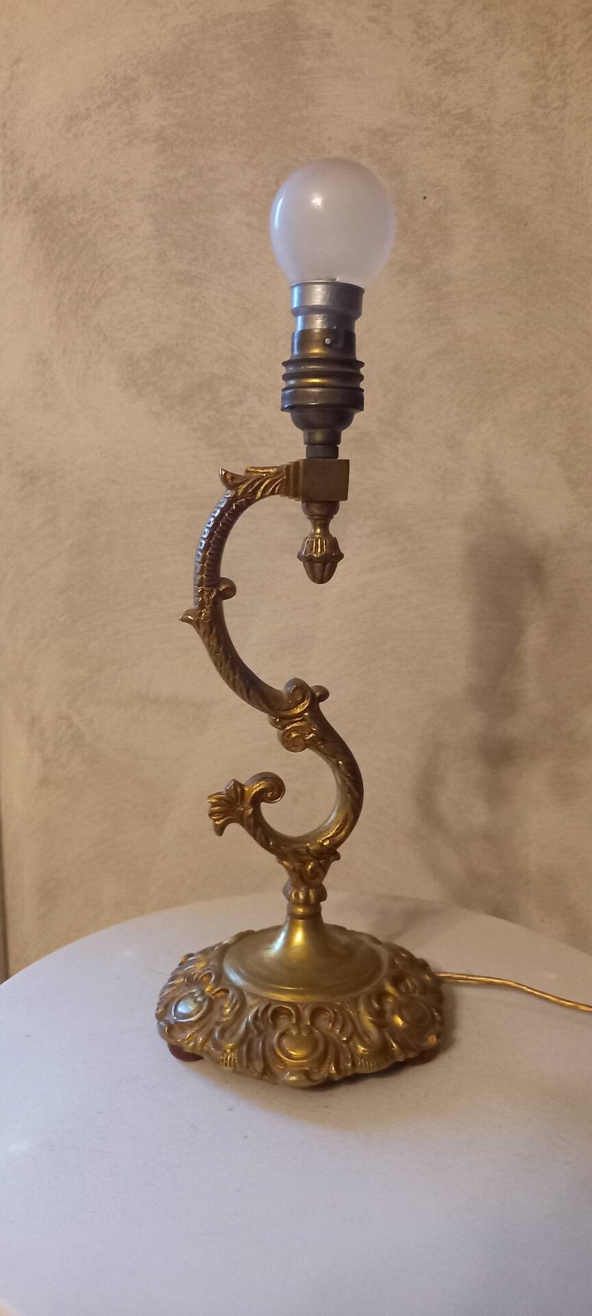 Pied de lampe en bronze