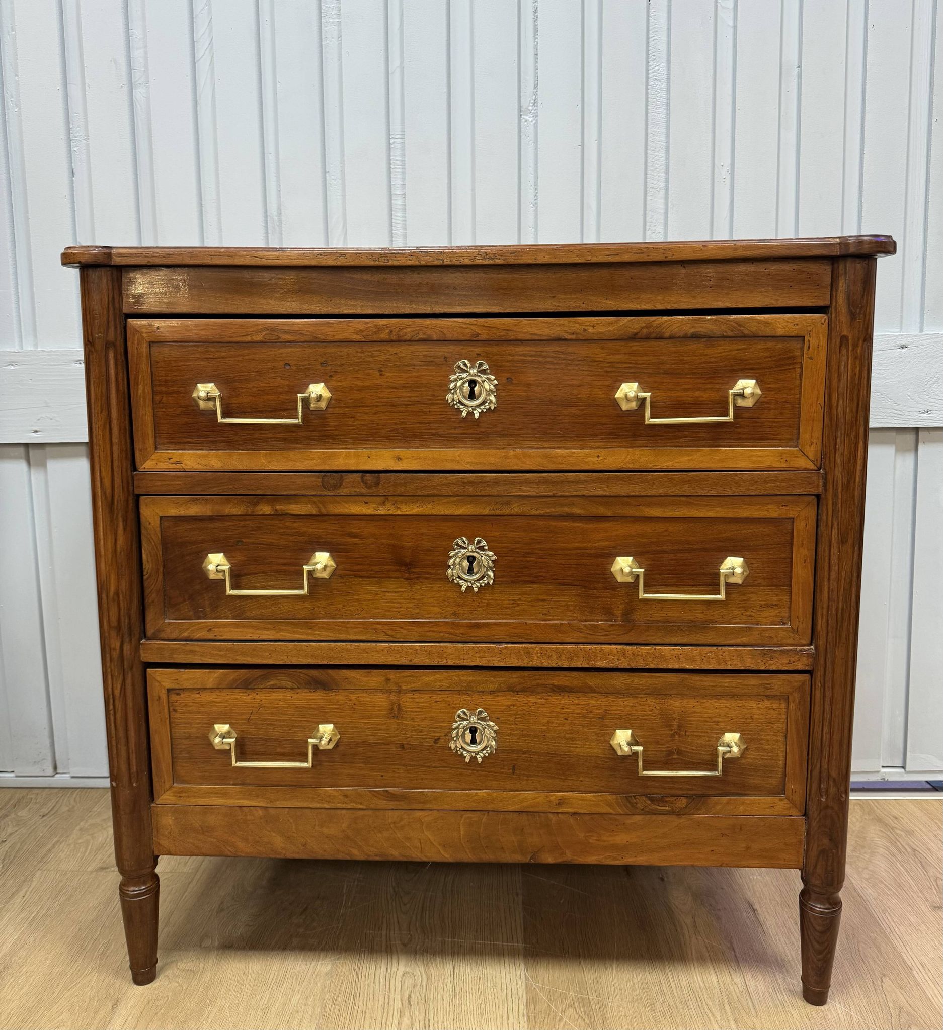 Small chest of drawers in Louis XVI style