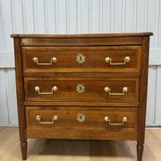 Small chest of drawers in Louis XVI style