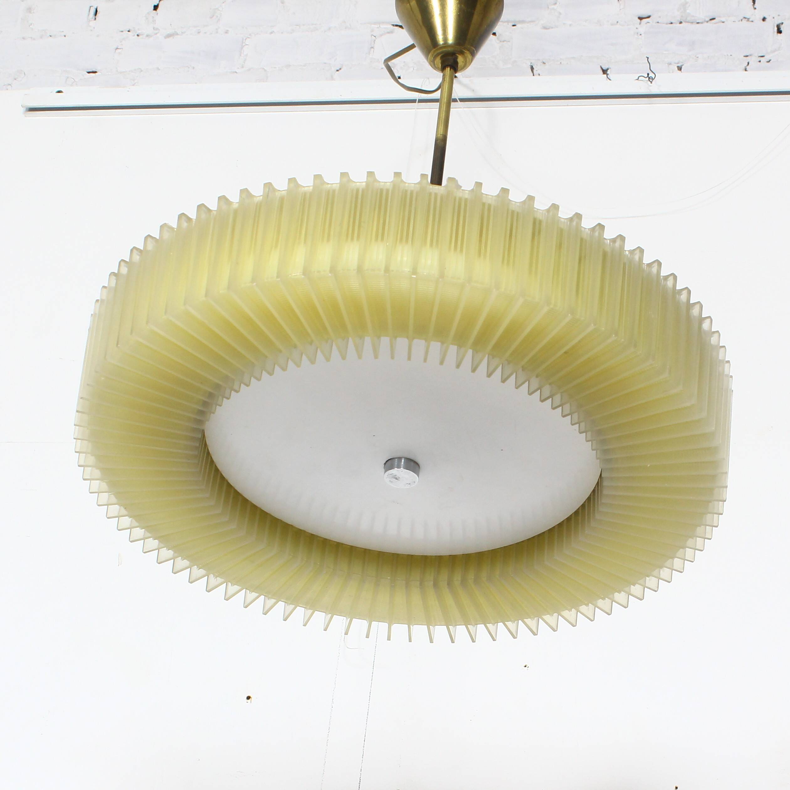Small Lucite chandelier or ceiling light, 1970
