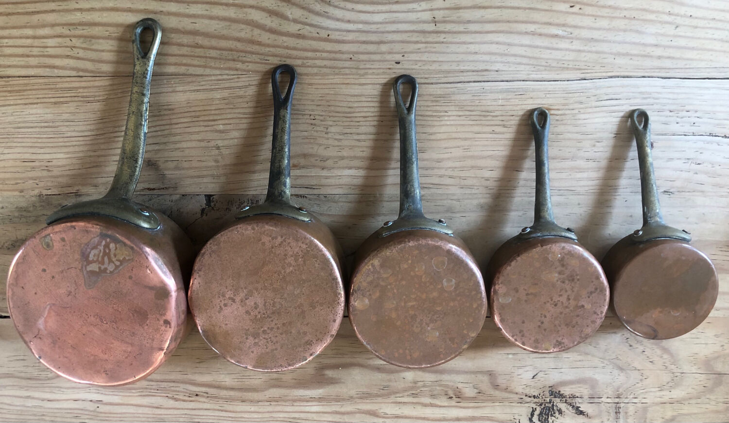 Mini battery of 5 pewter pans