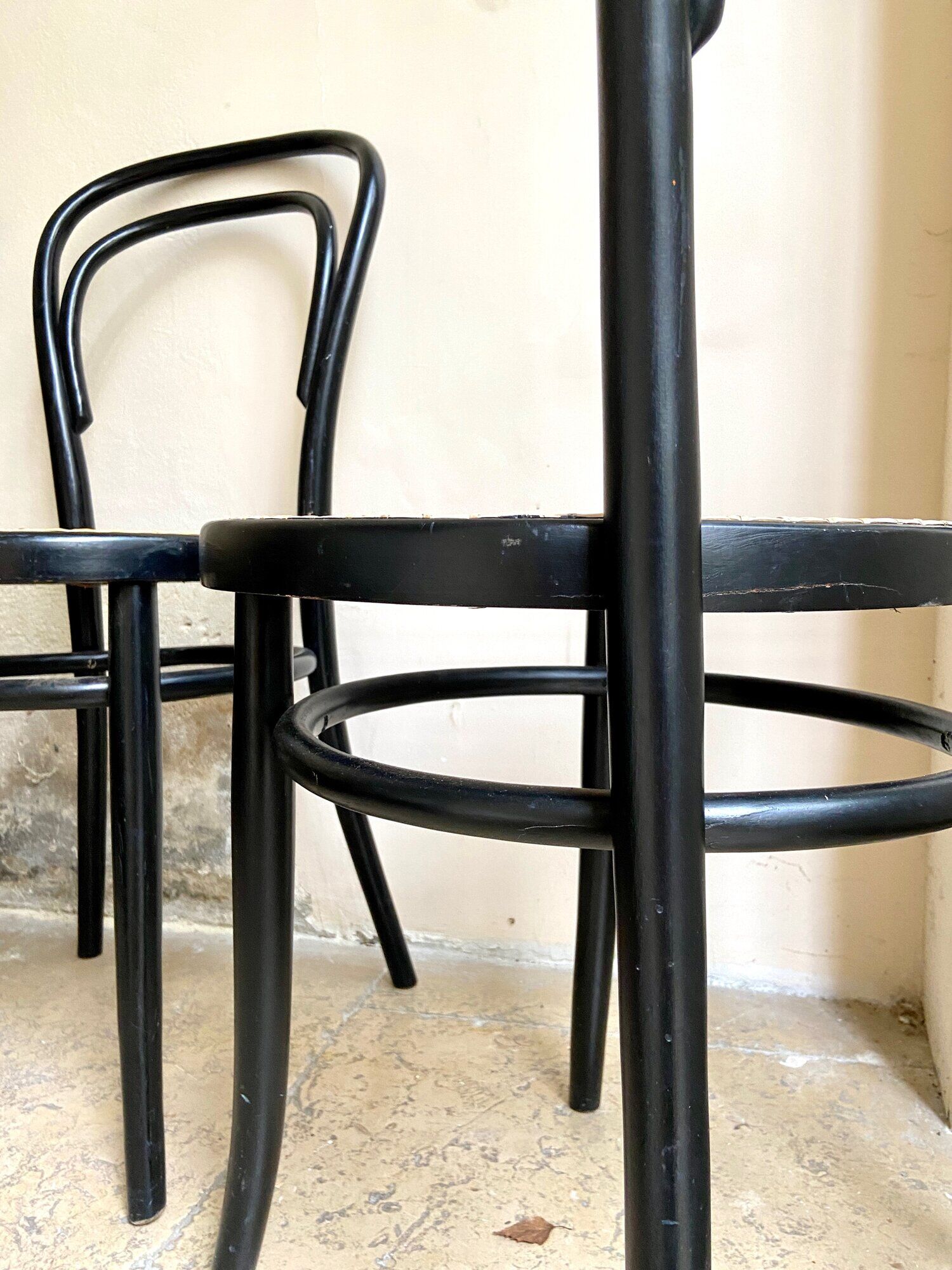 Set of 4 bistro chairs in black arched beech and canning