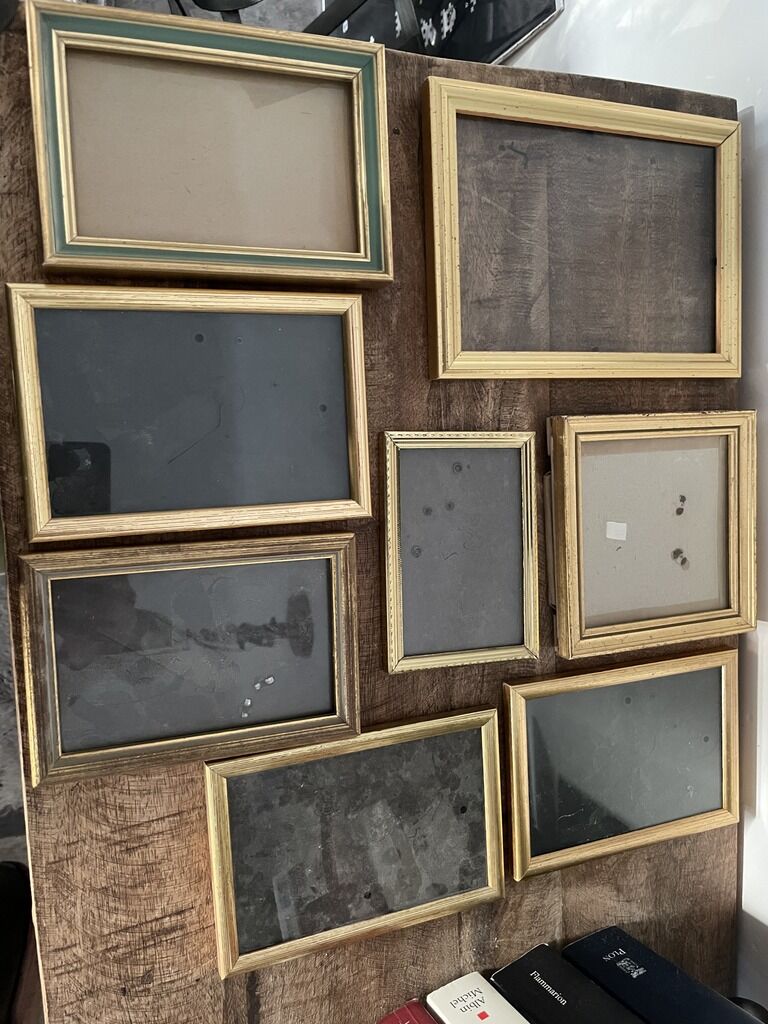 Lot of 8 gilded frames