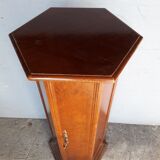 Wooden harness column - interior storage