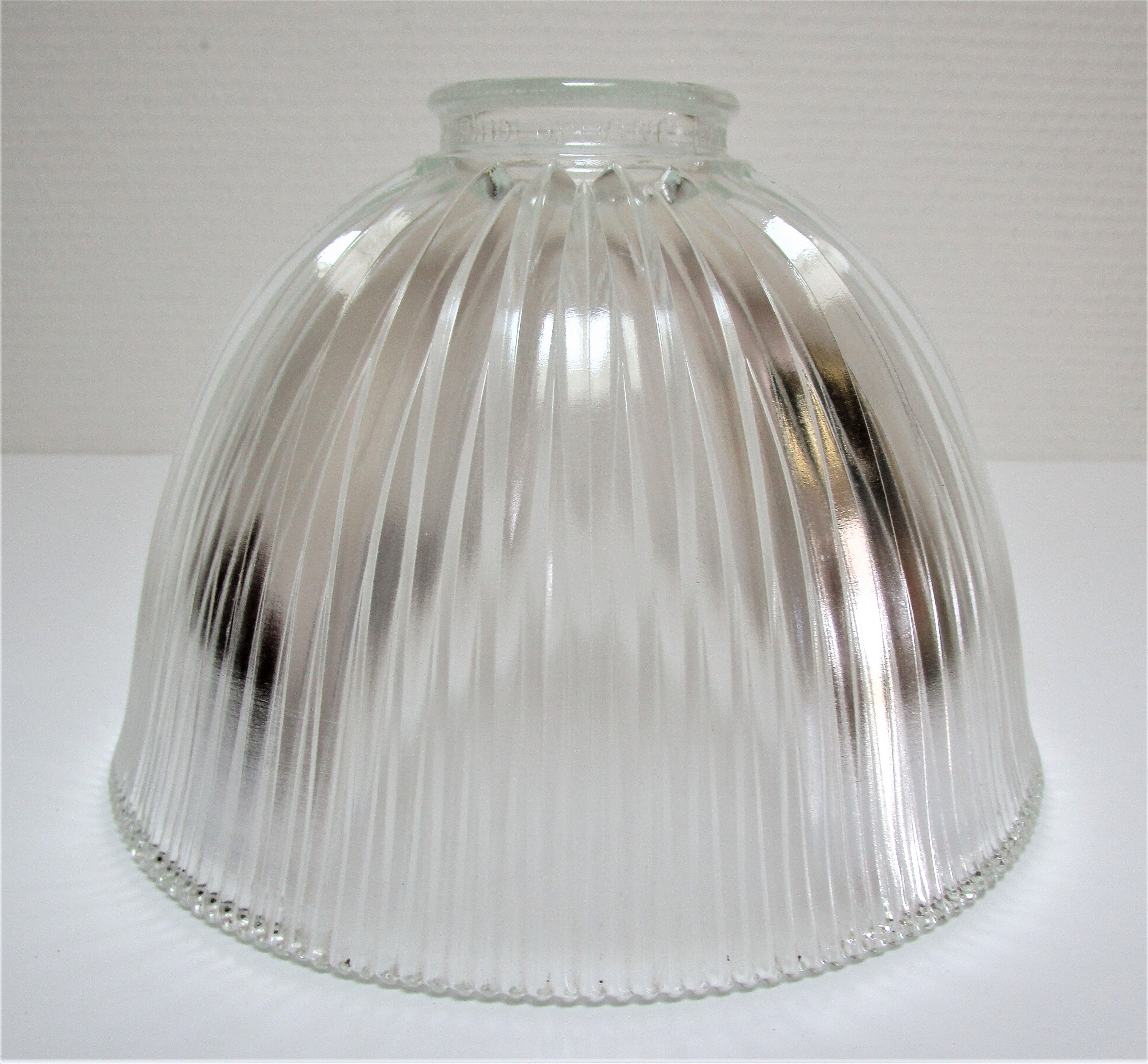 Suspension verre Holophane et laiton doré patiné vintage