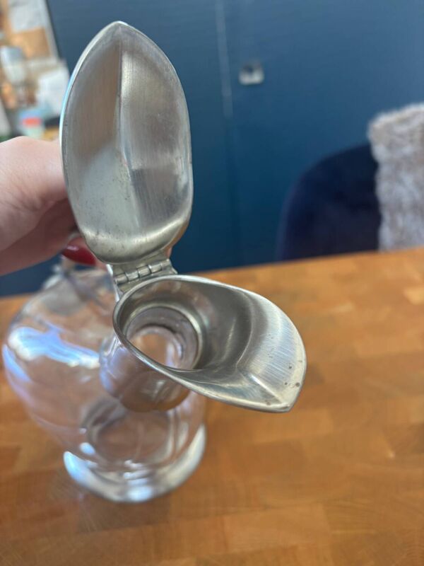 Carafe à vin en étain « L’Esprit et le Vin »