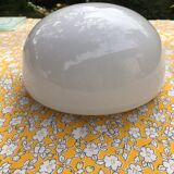 Globe en opaline blanche