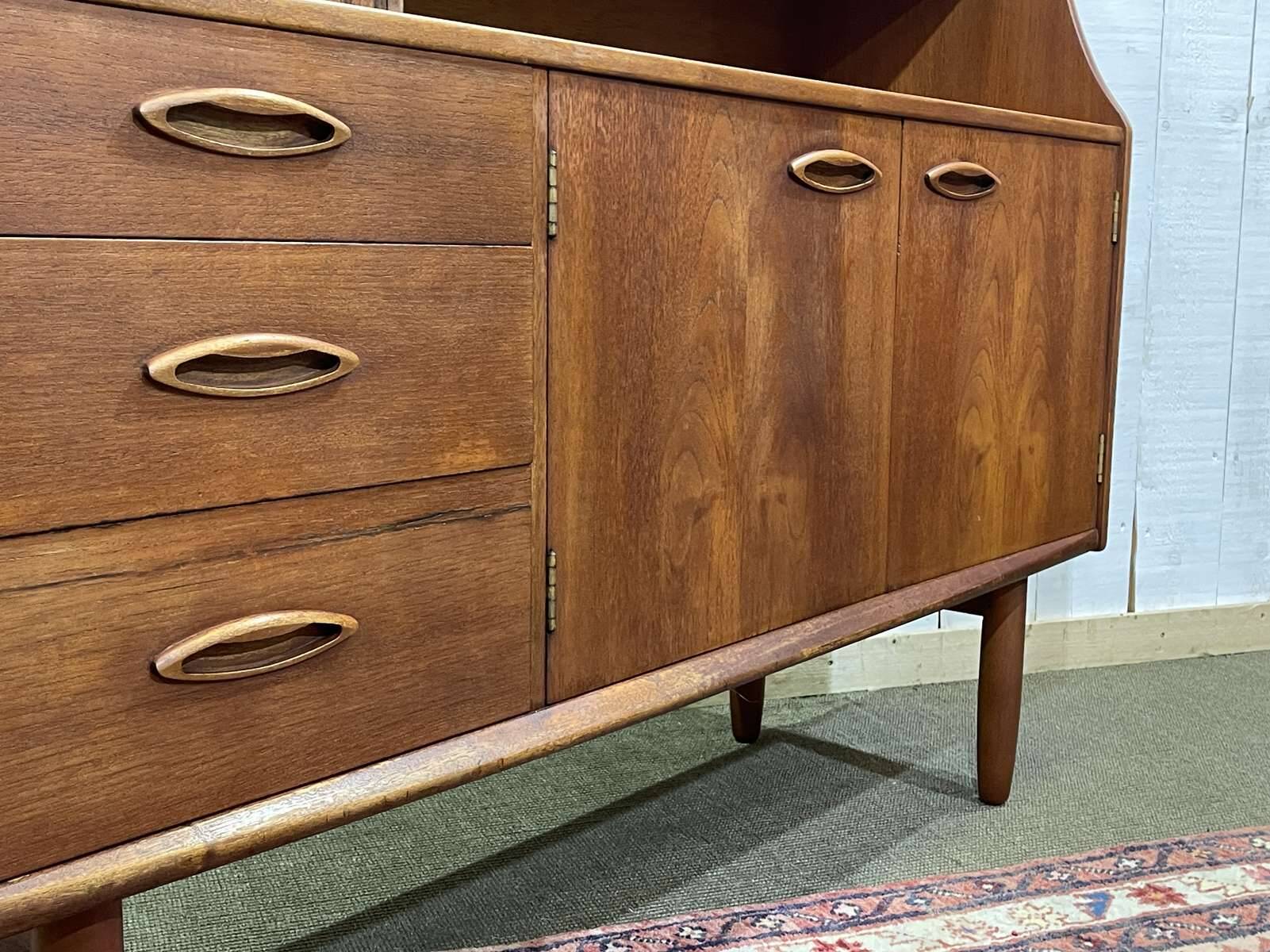 Buffet bar en teck anglais des années 70