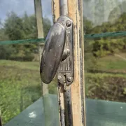 Ancienne vitrine de chirurgien