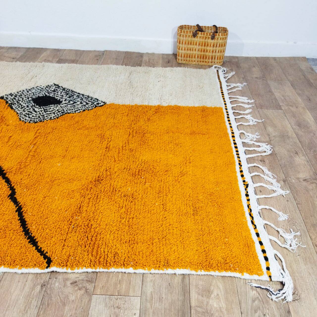 Handmade wool Berber rug 275 X 182 CM