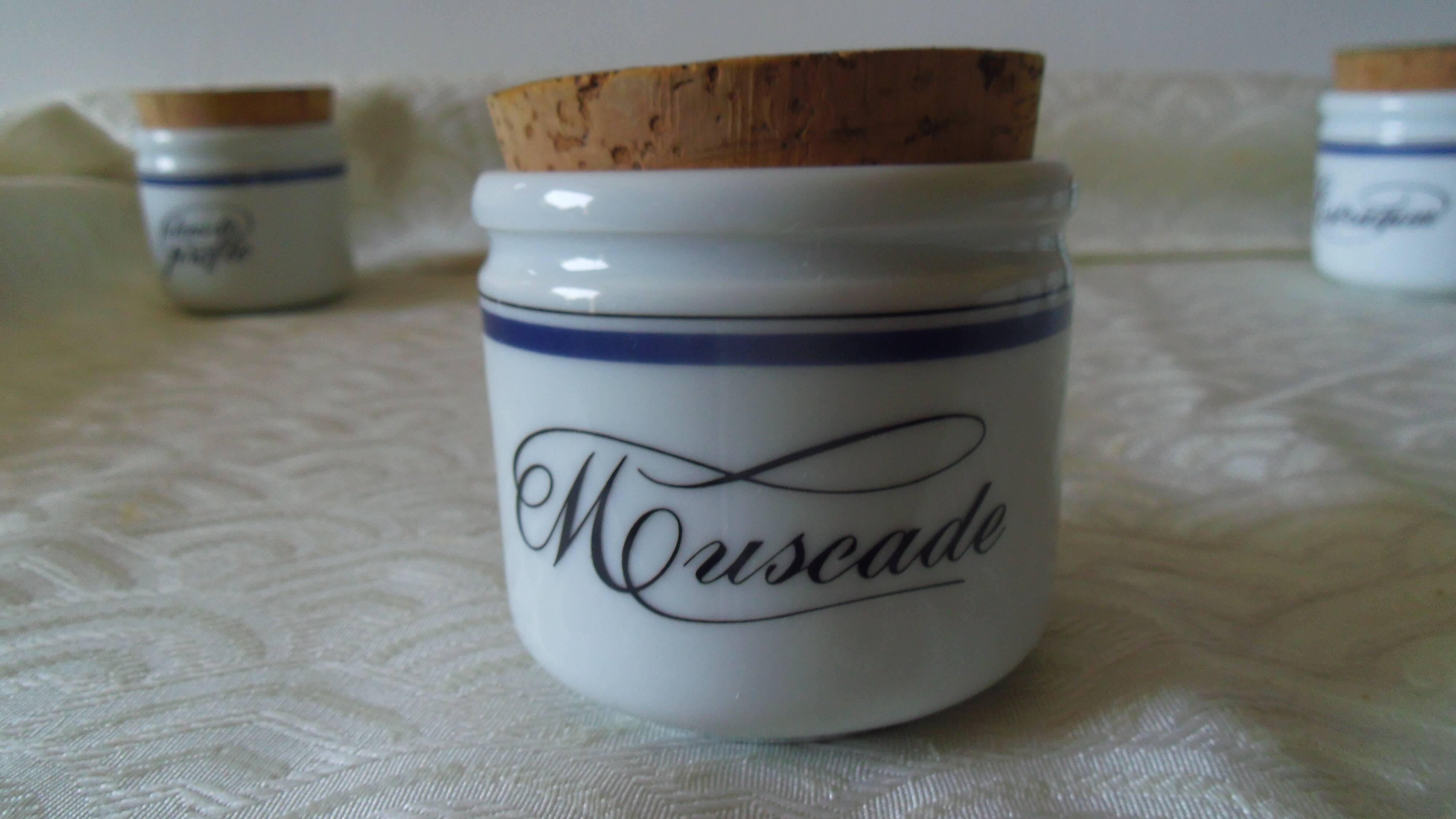 8 spice jars. porcelain of auteuil