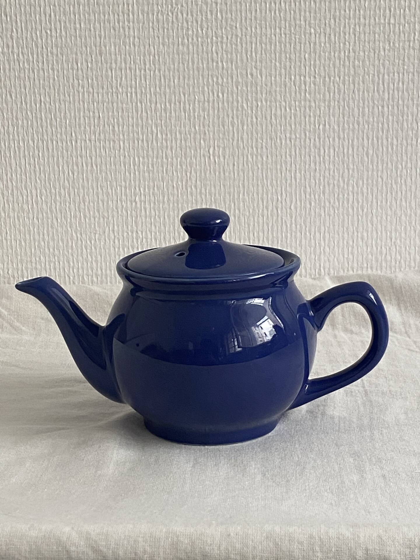 Petite théière en porcelaine bleue