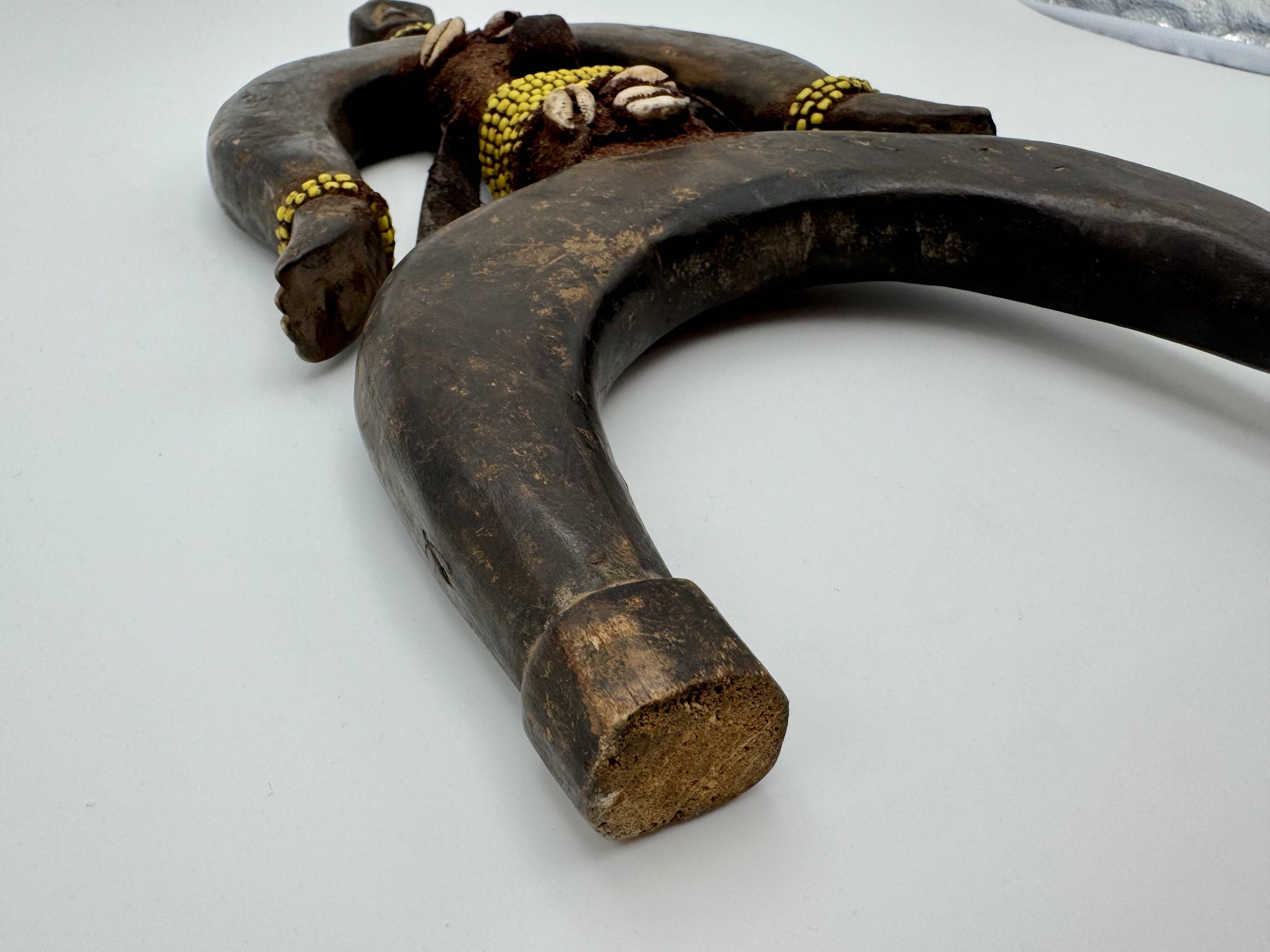 Poupée Namji ancienne – Art tribal africain – Statuette rituelle, Cameroun