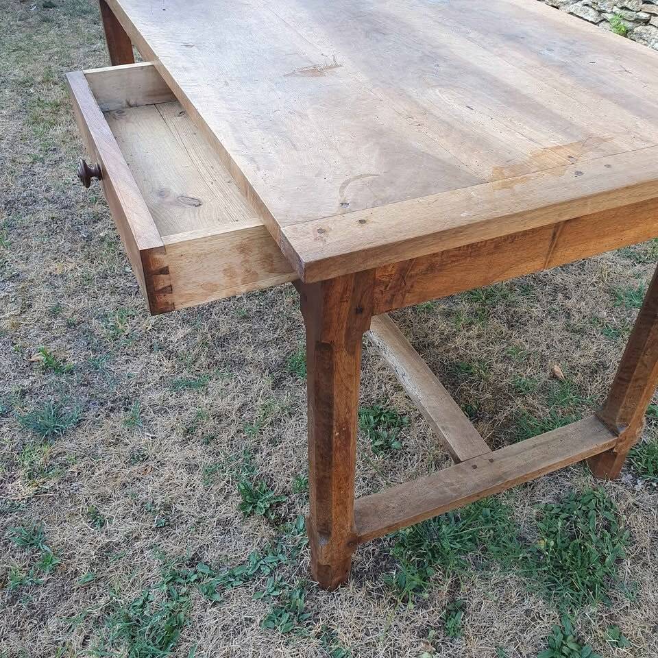 Farm table in walnut - 19th century