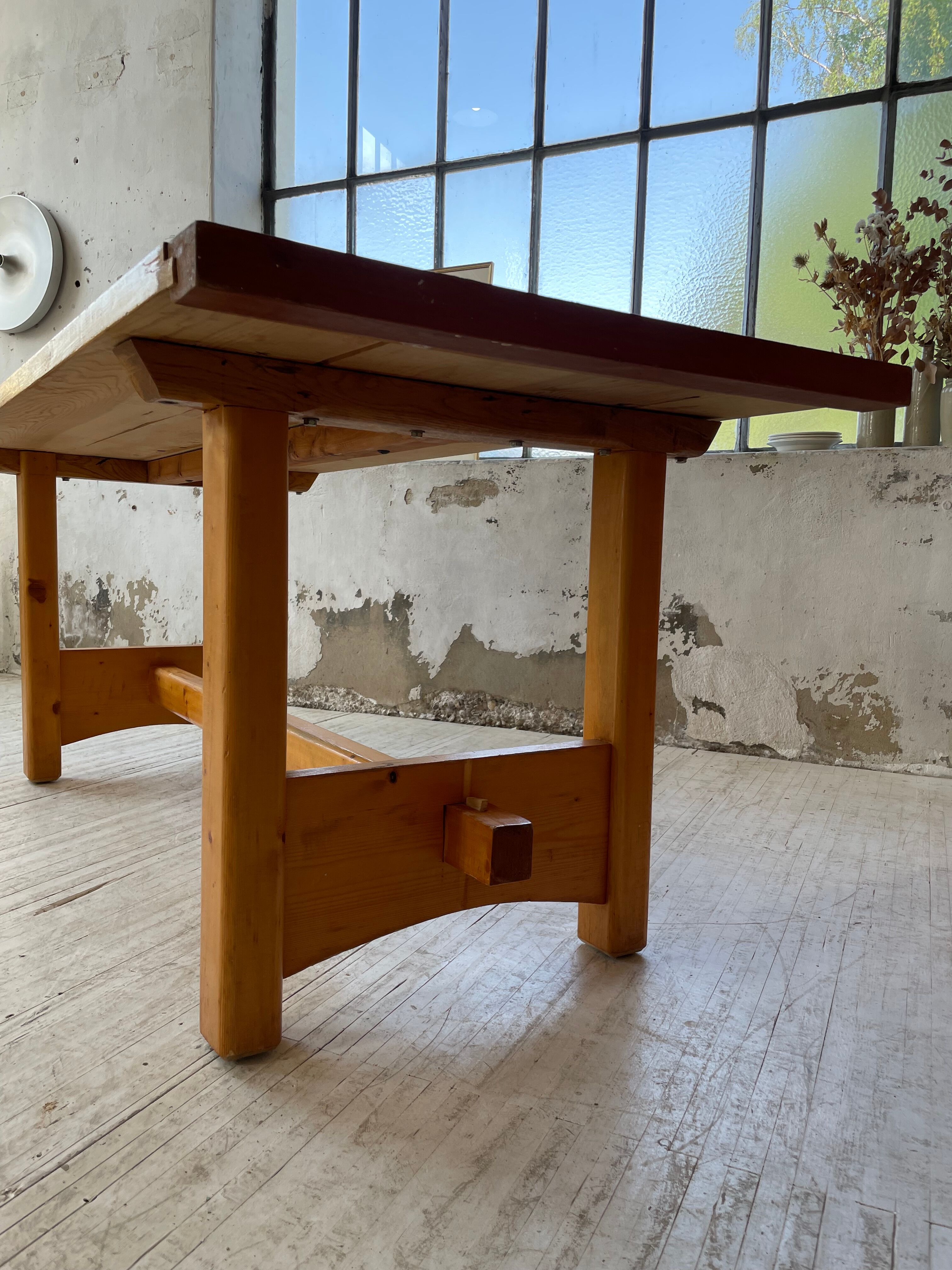 Mountain furniture table in pine 2m