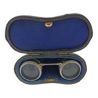 Theatre binoculars