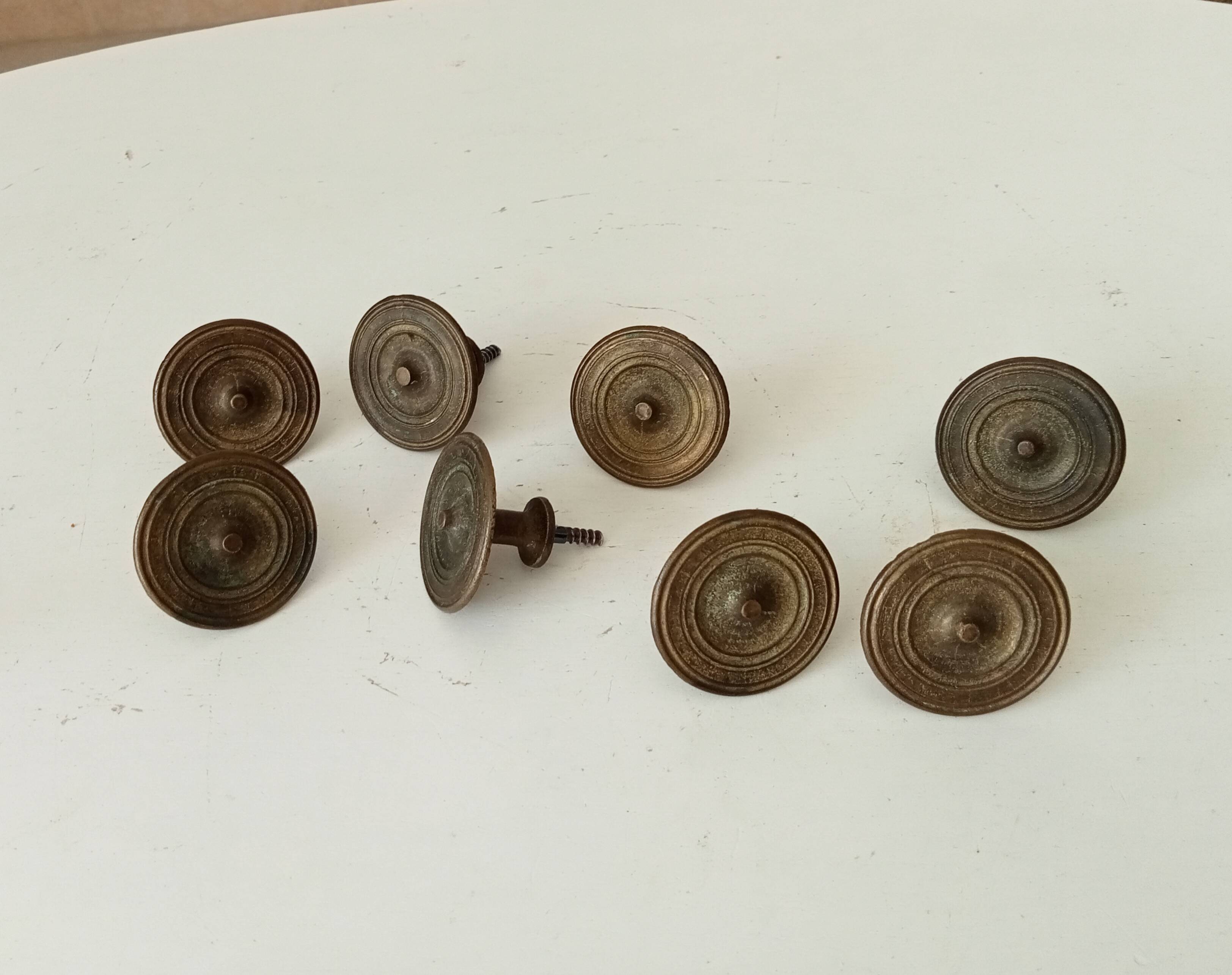 Paire de boutons de meuble ancien en bronze Empire XIXeme