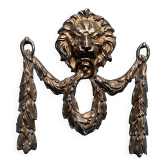 Antique furniture ornament in gilded bronze, lion head and Napoleon III laurels