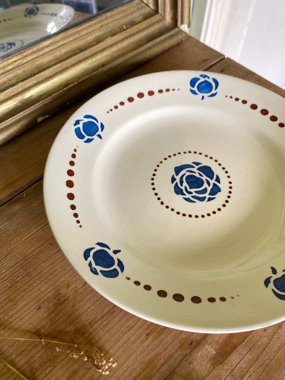 6 Lolette Longchamp iron earth flat plates