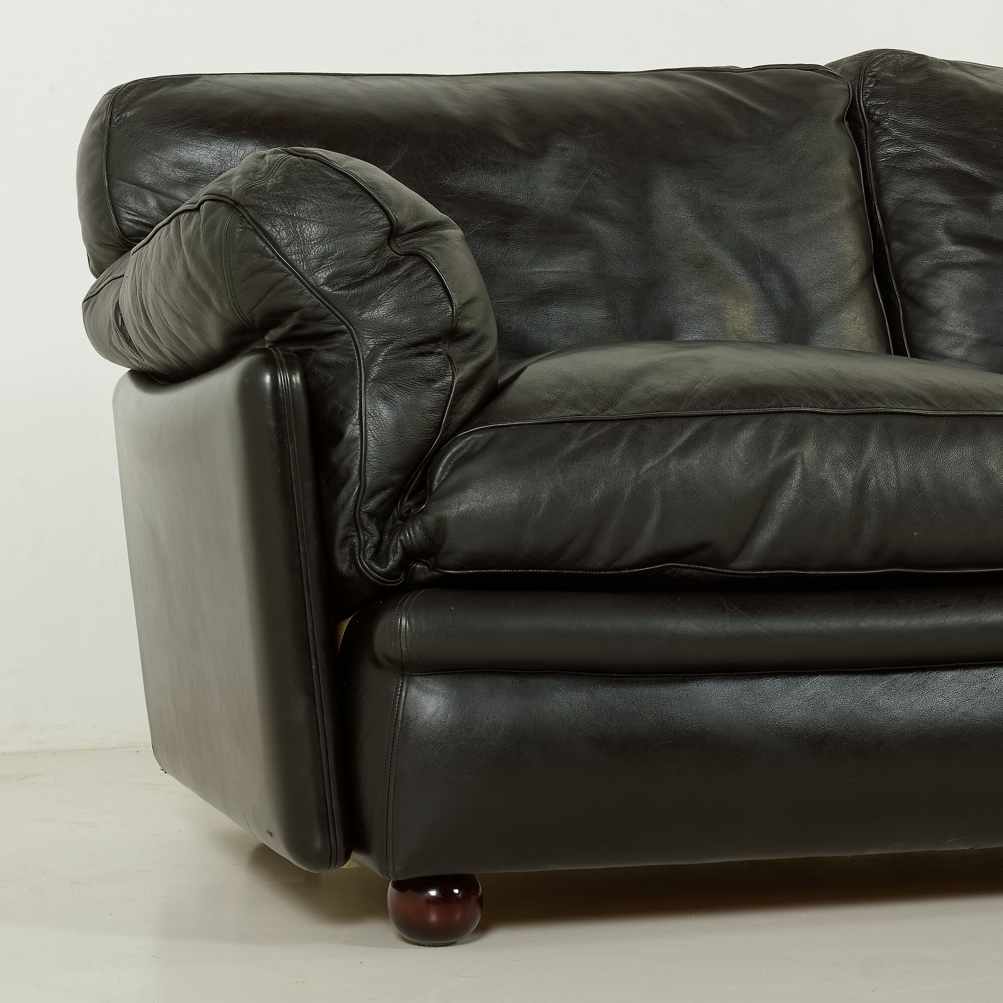 Poppy 2-seater leather sofa by Tito Agnoli for Poltrona Frau, 1970s