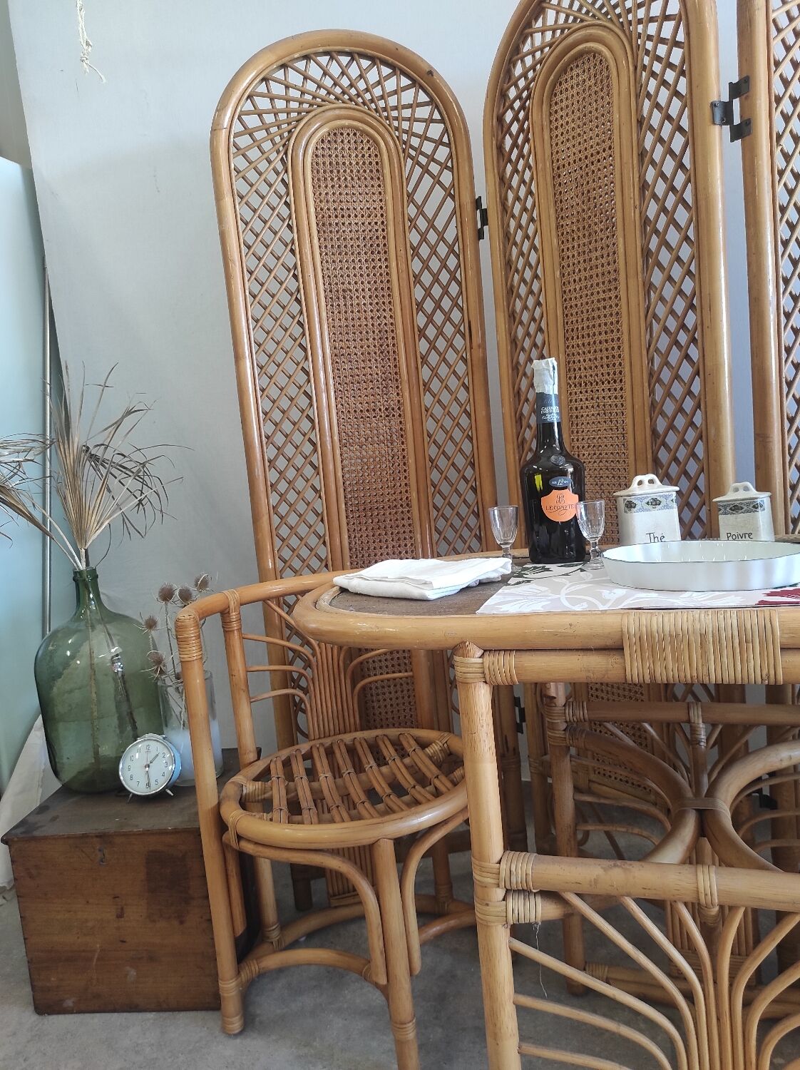 Salon rotin vintage et paravent