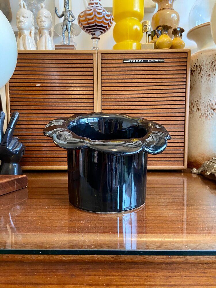 Black earthenware vase