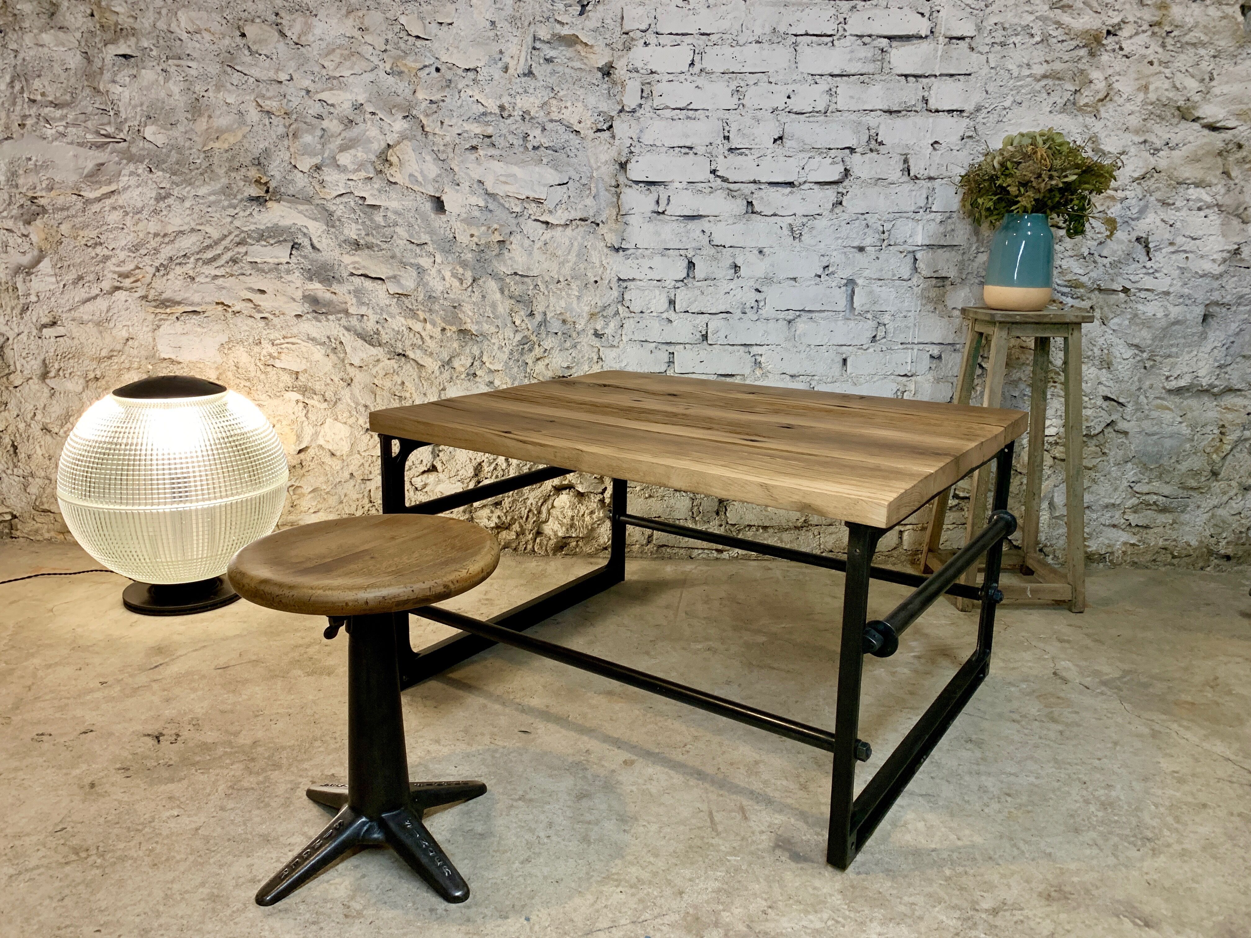 Oak coffee table and machine foot tool singer simanco 1920