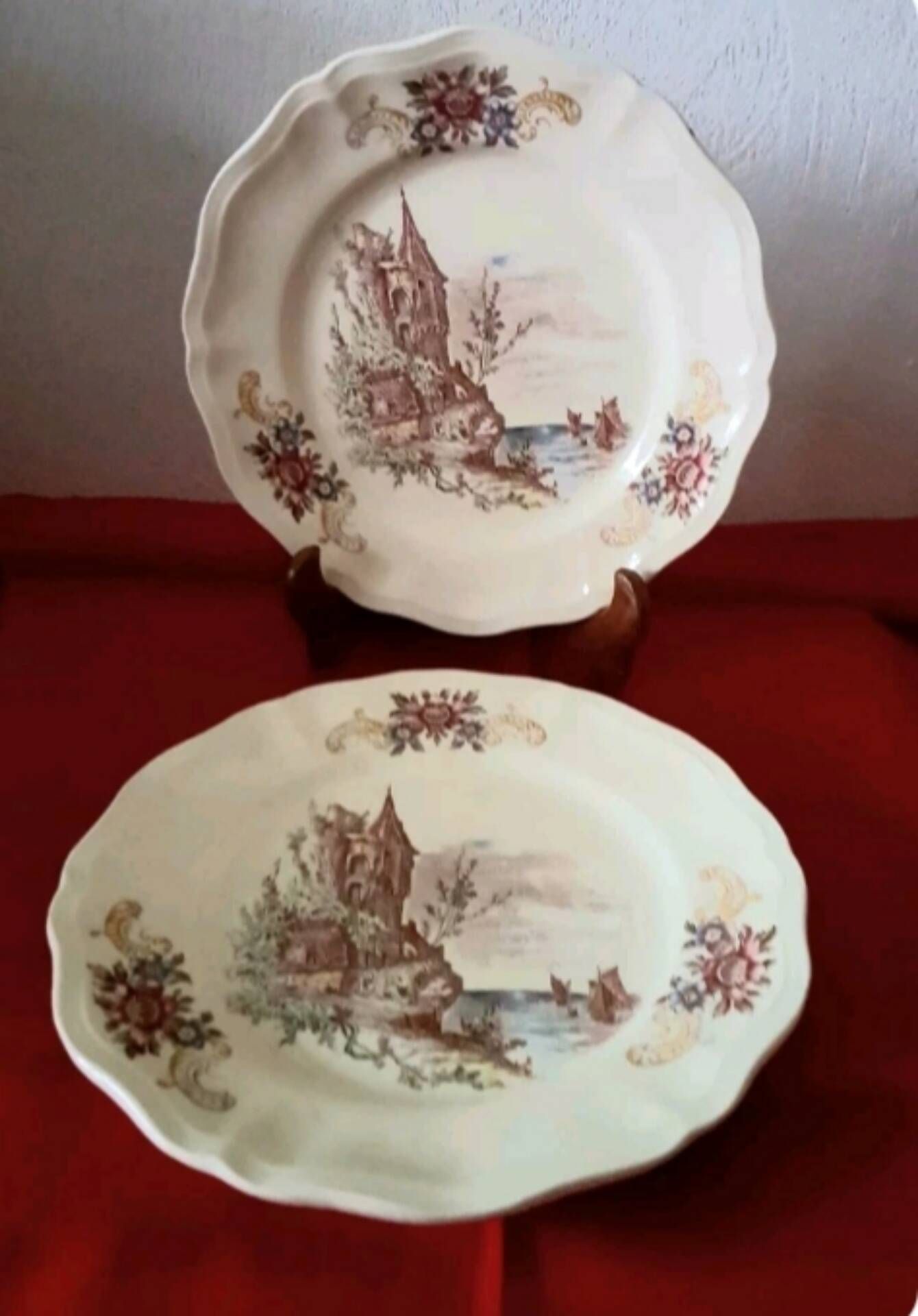 Set of 2 Sarreguemines Balmoral plates