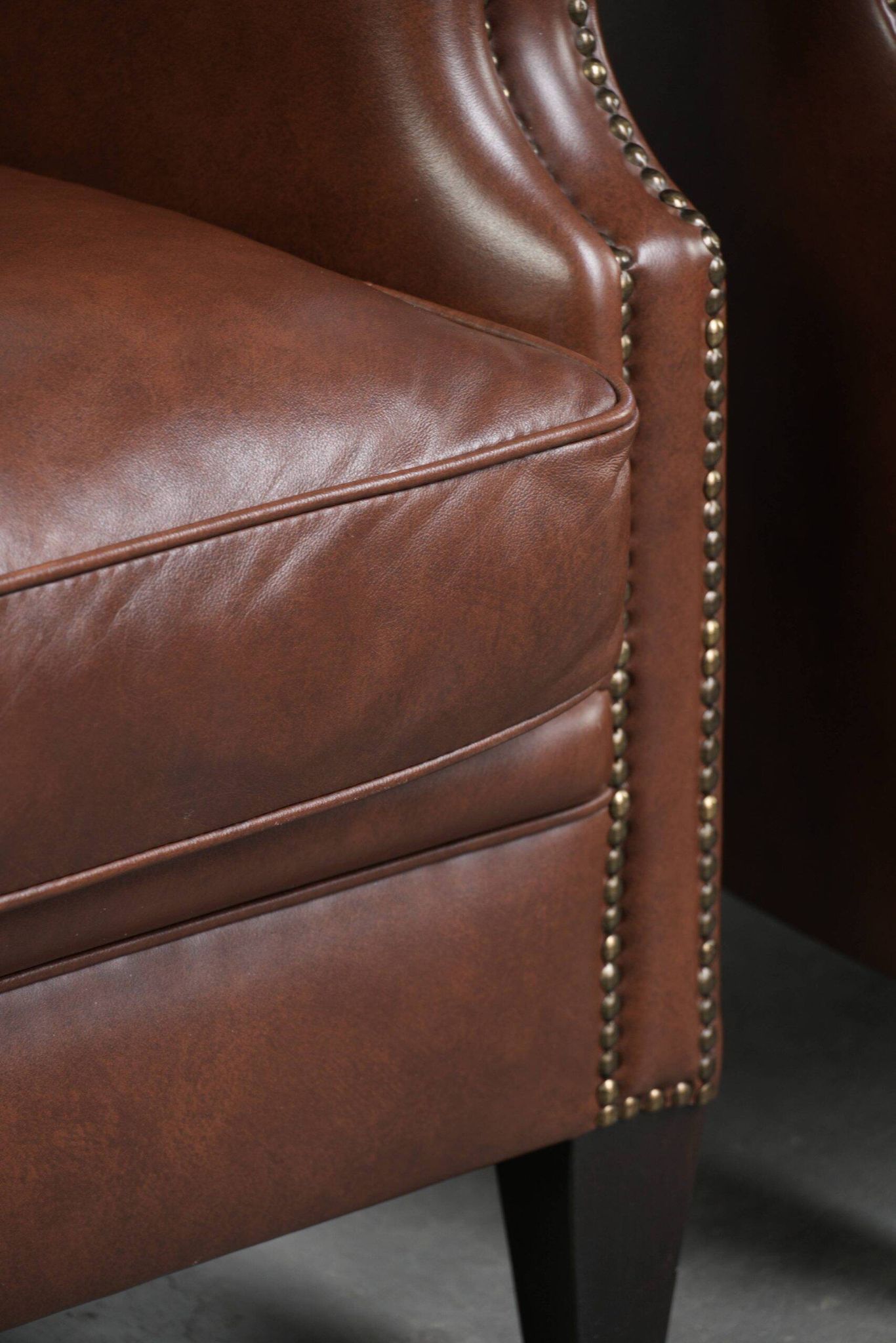 Set of 2 cognac-coloured cow leather club armchairs in English style