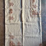Nappe en chanvre brodé et 12 serviettes de table