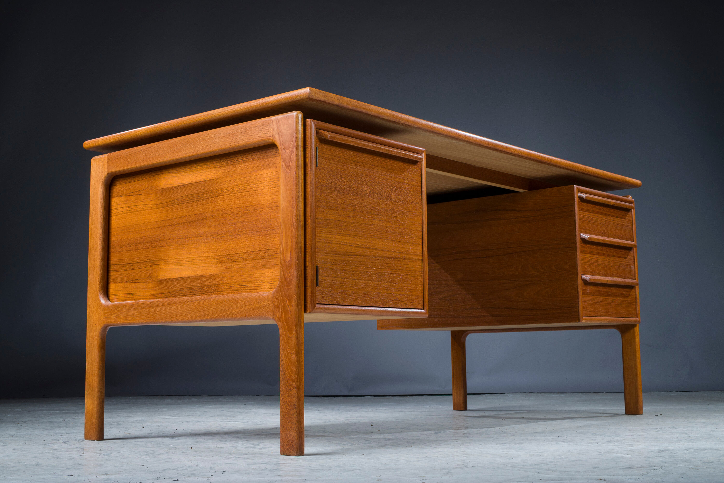 Mid-Century Teak Desk from Gv Møbler, 1960s