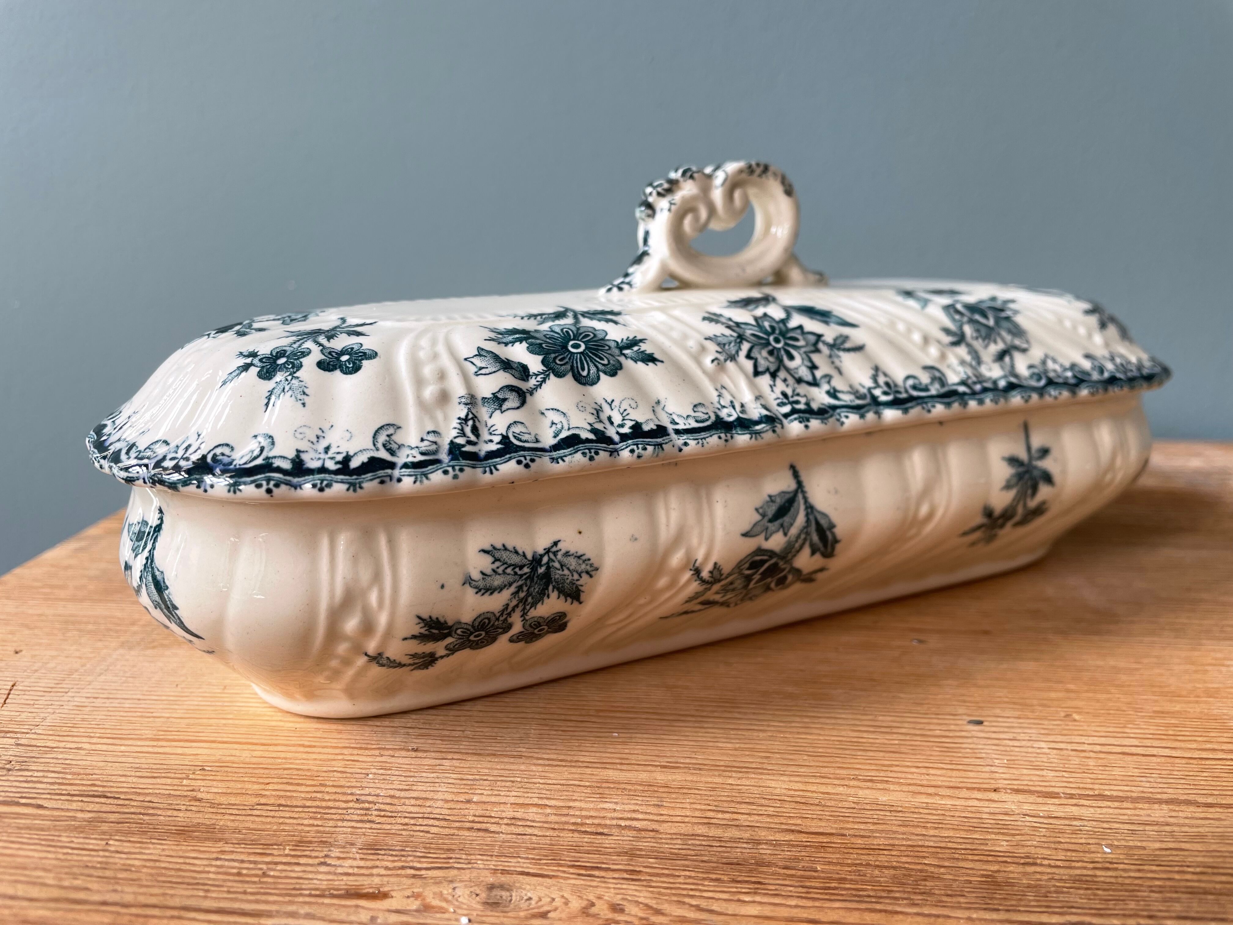 1900 toothbrush box in St Amand and Hamage earthenware, Nigella collection