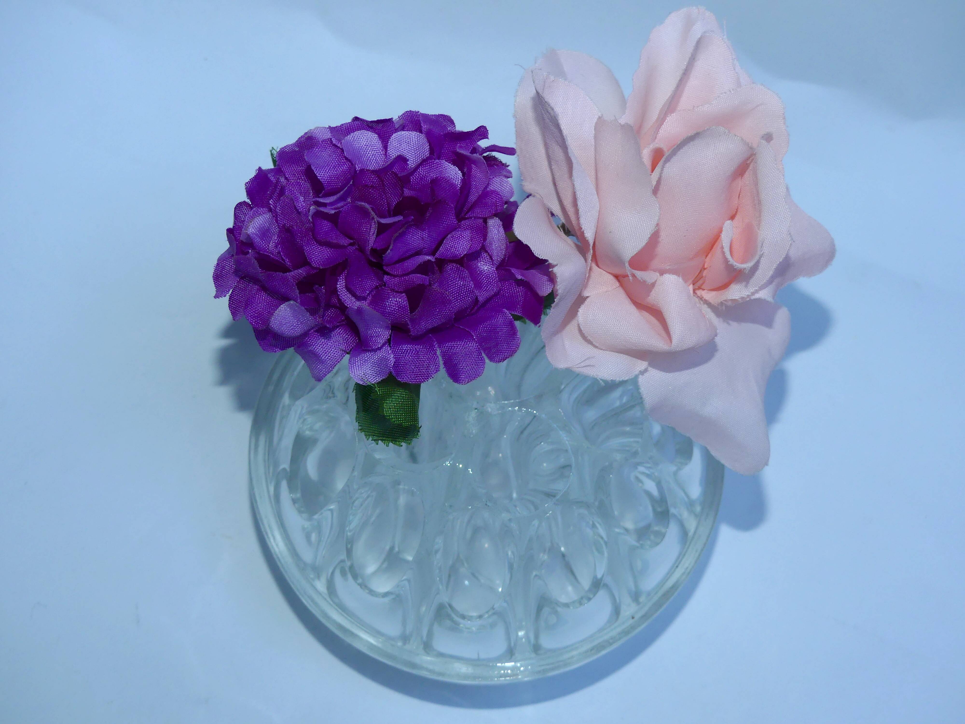Vase pique fleurs 19 trous en verre