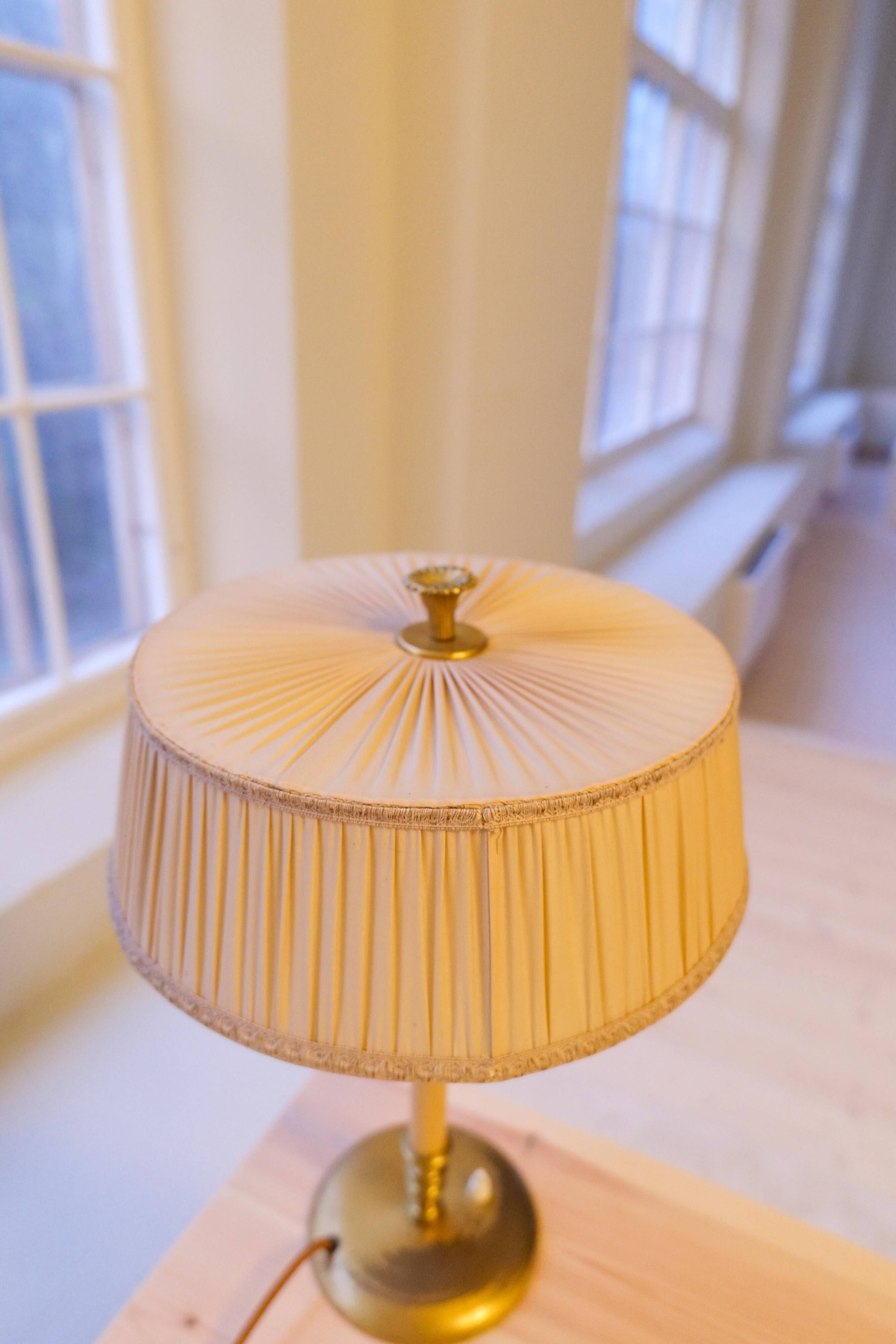 Art Deco table lamp from Nordiska Kompaniet, made in Sweden, 1940s.