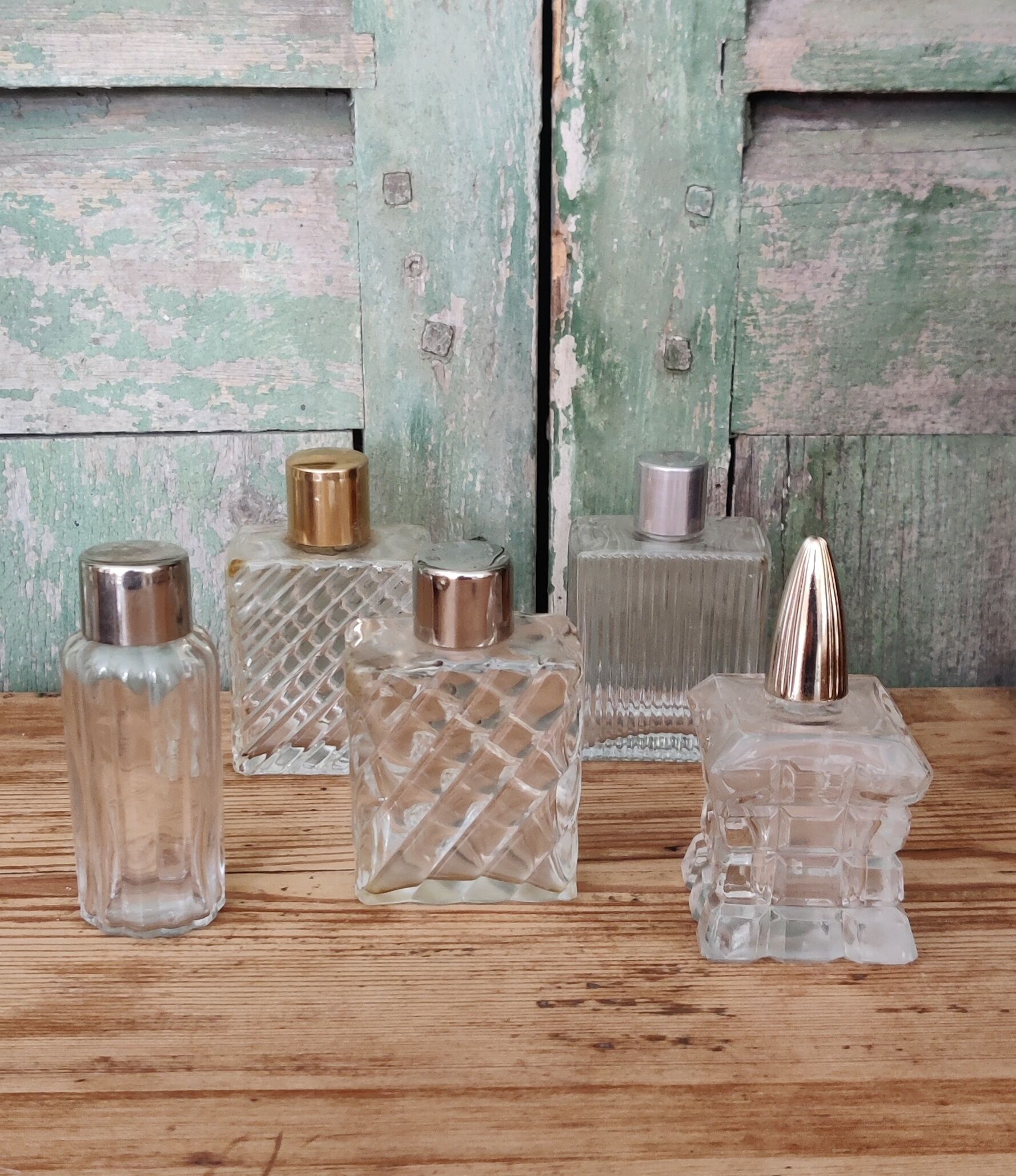 Lot de 5 flacons de toilette en verre