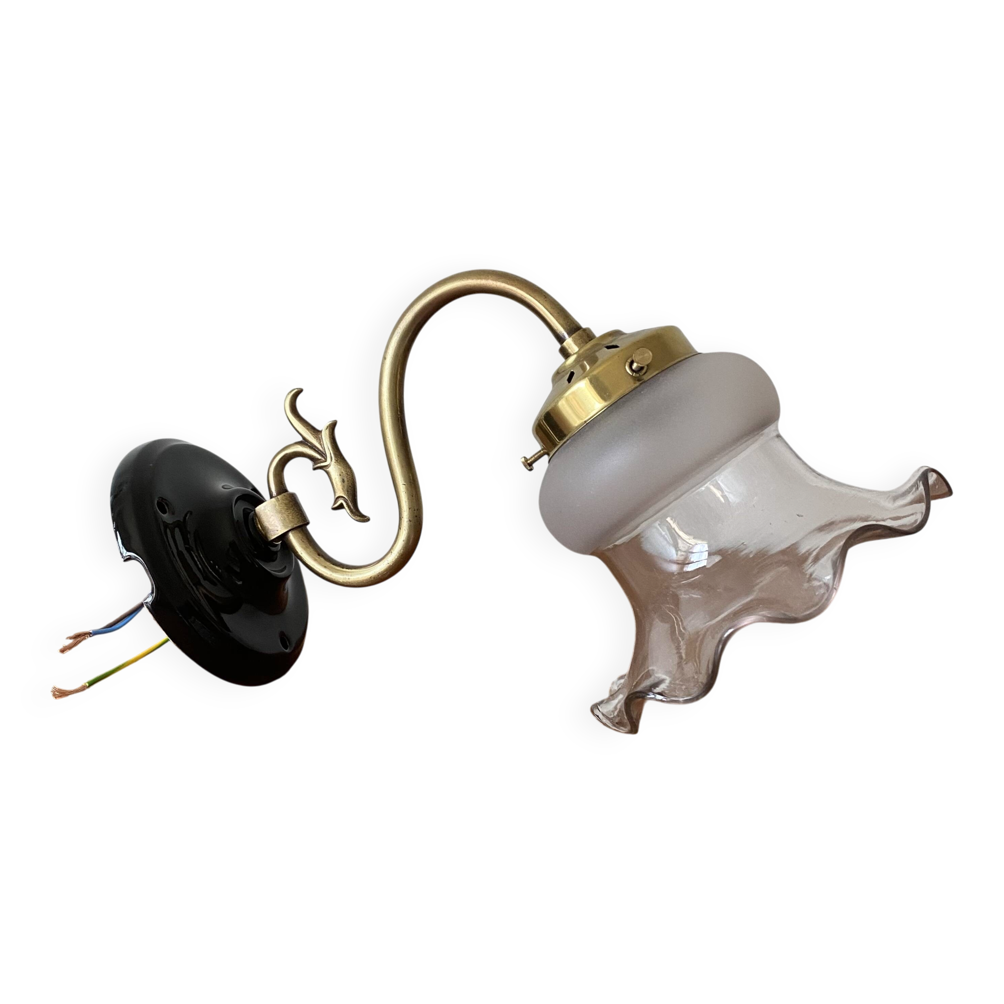 Swan neck wall light in brass with glass tulip.